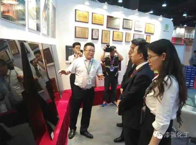 羞羞视频免费网站资讯_中国国际中小企业博览会事务局局长何佐贤
